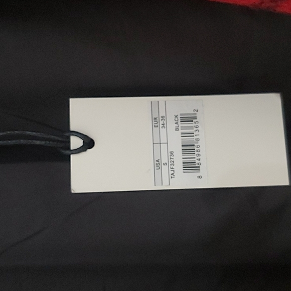 Plaid wrap around cape - Picture 5 of 6